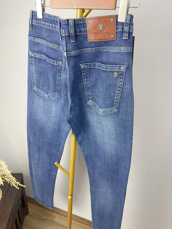 ブランドジーンズ角部分ディテール